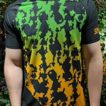 T-SHIRT MANCHES COURTES VERT-ORANGE
